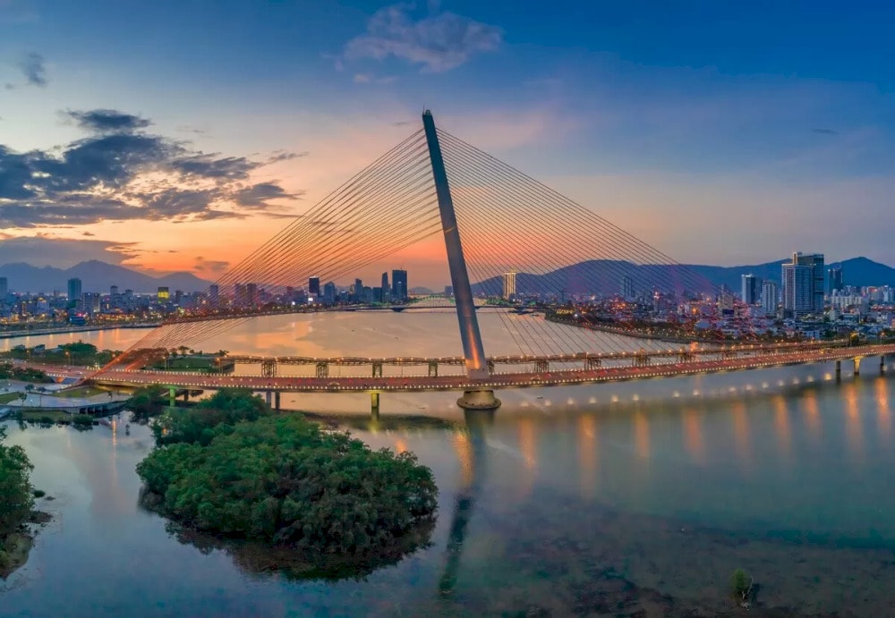 The bridge brings illusion of a sail catching the wind - Da Nang’s maritime heritage